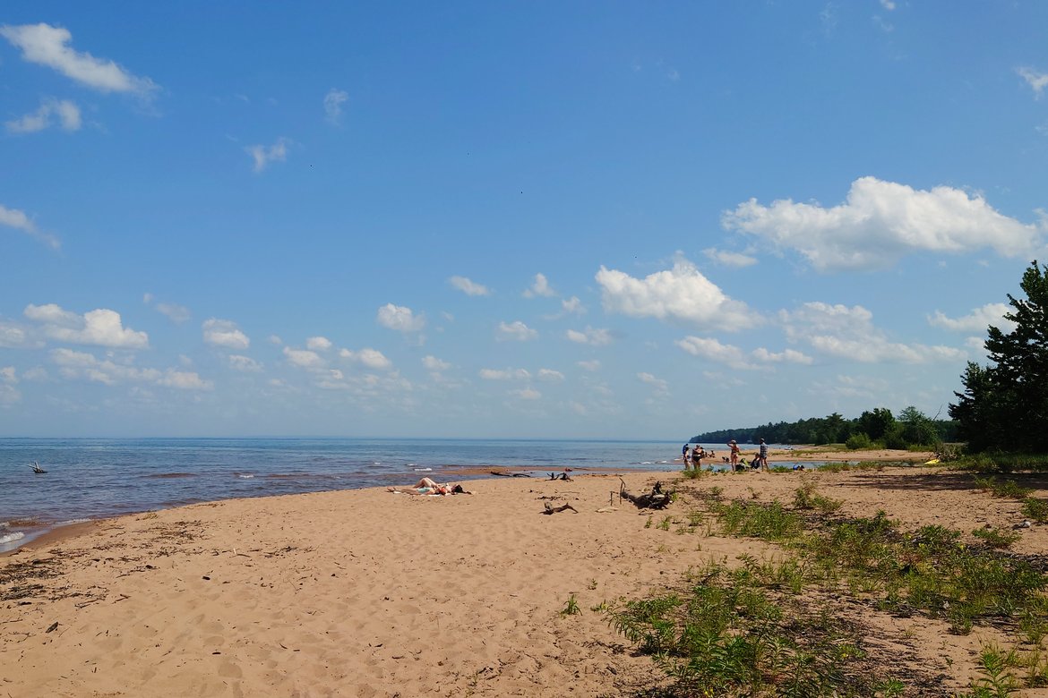 shoreline of lake superior photographed by Scott Gilbertson