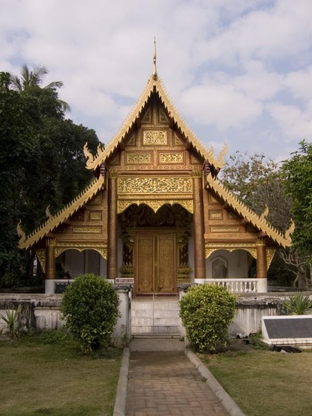 Thailand- Chiang Mai_Wat Chiang Man1_8_06_08