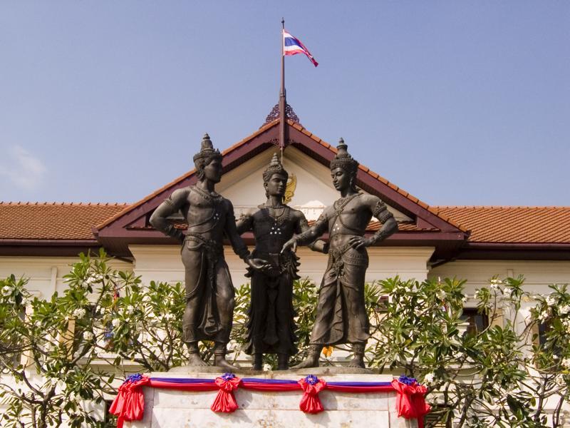 Thailand- Chiang Mai_3 Kings1_8_06_01