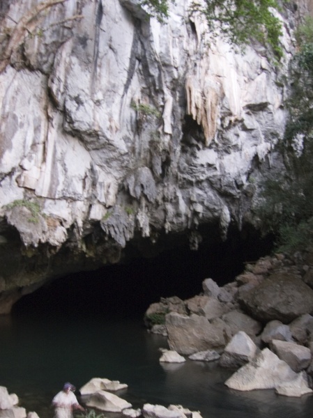 Laos_Konglor Cave_2_10_06_39