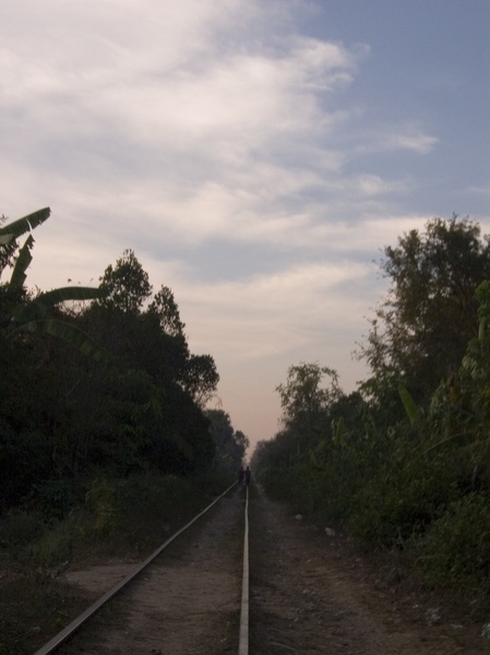 Cambodia_Bamboo Railway_3_15_06_07