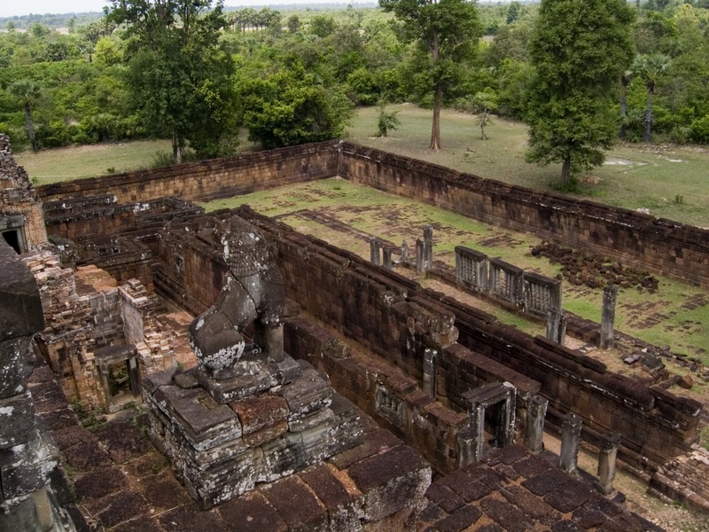 Cambodia_Angkor Wat_3_18-20_06_056