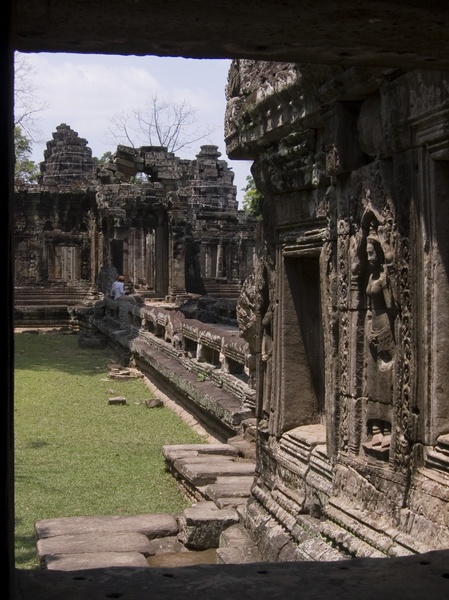 Cambodia_Angkor Wat_3_18-20_06_061