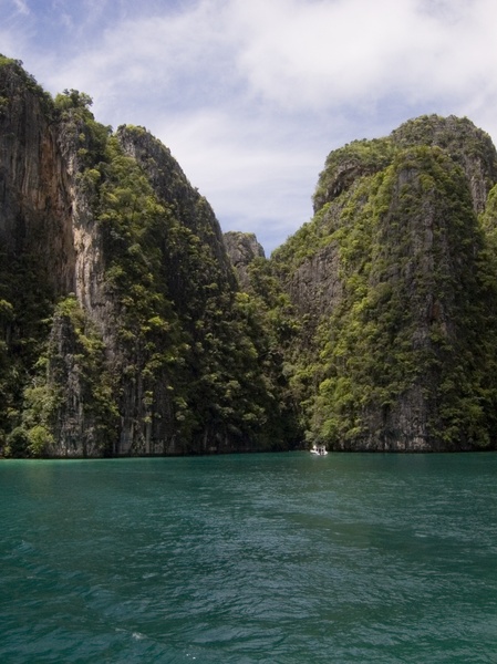 Thailand_Ko Phi Phi_4_10-14_06_25